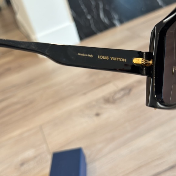 Louis Vuitton women Sunglasses - Picture 9 of 12